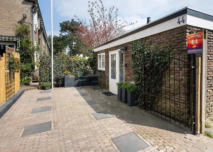 Cottage 44 - Free Parking!